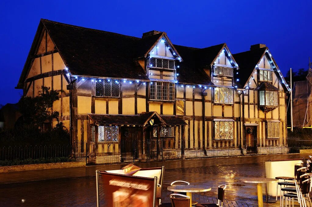 Stratford upon avon shakespeare. Стратфорд-апон-эйвон Шекспир. Stratford upon Avon Shakespeare's House. Дом-музей Шекспира Стратфорд-апон-эйвон. Стратфорд-апон-эйвон,Стратфорд-апон-эйвон,Стратфорд-апон-эйвон,.