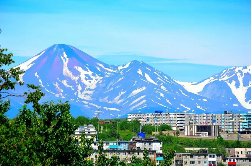 Камчатка Петропавловск-Камчатский. Петропавловск-Камчатский Вилючинск. Камчатский край Петропавловск-Камчатский Вулканная улица. Петропавловск-Камчатский 2000 год. Погода в петропавловске камчатском по часам