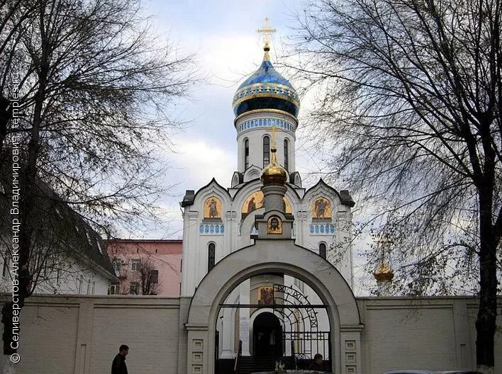 Храм на димитрова краснодар. Икона всецарица монастырь краснодар. Монастырь иконы всецарица краснодар. Подворье монастыря иконы божией матери «всецарица». Икона всецарица монастырь краснодар.