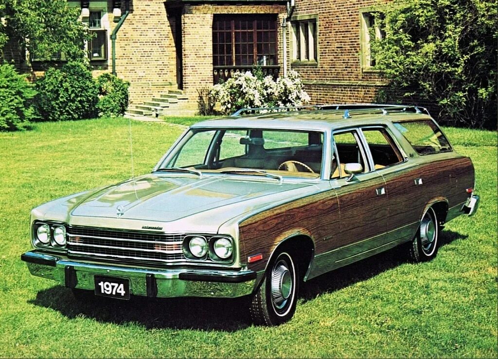 Какая страна 1974 году. AMC Ambassador Wagon 1967. 1974 AMC Ambassador Brougham. AMC Ambassador 1974. AMC Ambassador Wagon.