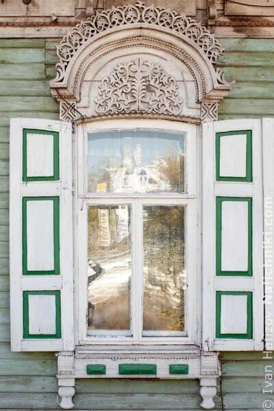 Дом окон омск. Паллада омск окна. Деревянное евроокно в омске. Старинные дома. Дом окон омск.