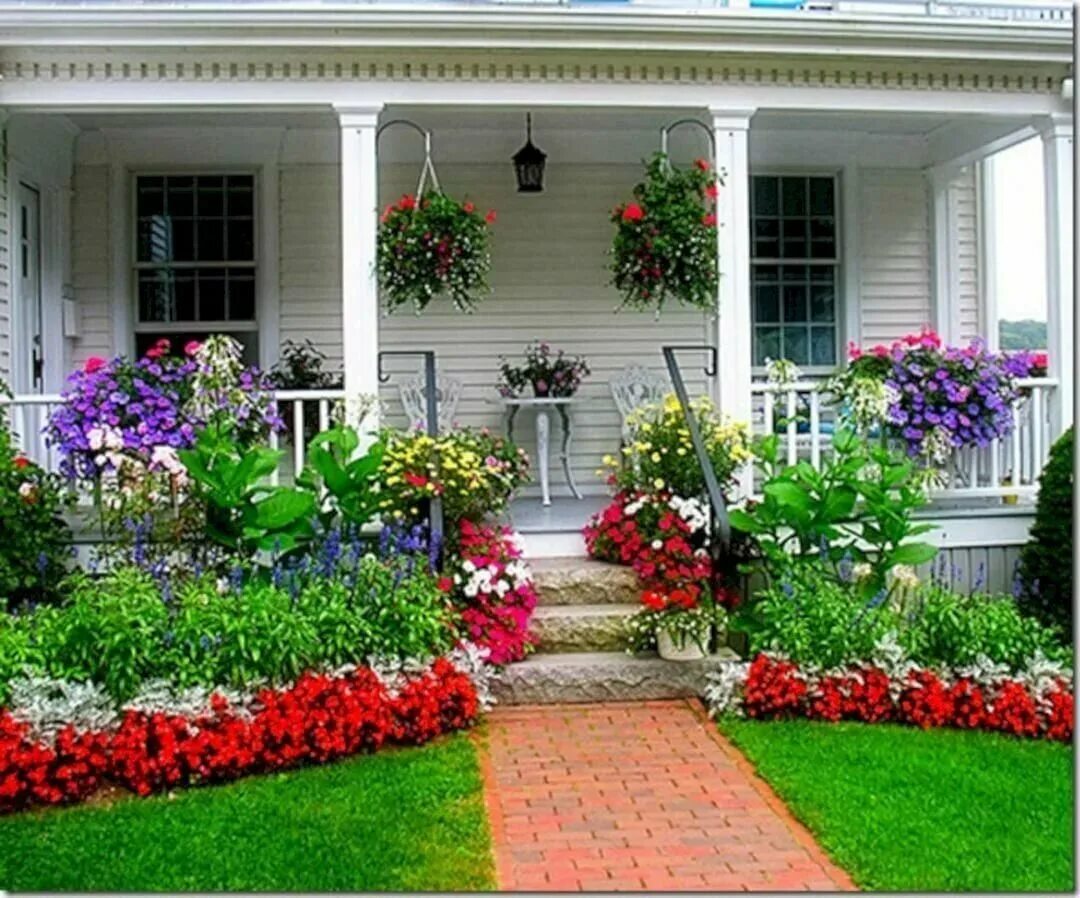 Фото цветов перед домом. Цветники в палисадниках и садах. Палисадник Энфилд. Клумба Бабушкин палисадник. Палисадник петуньм.