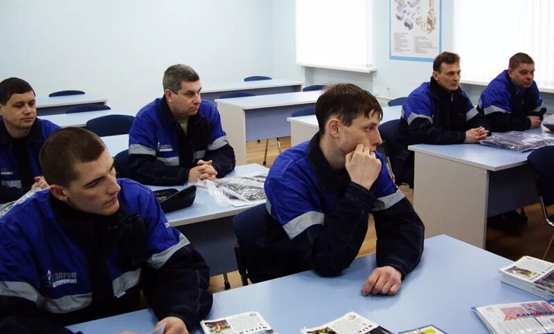 Тренажер в автошколе. Подготовка водителей категории в. Инженер по безопасности движения. Обучение водителей в организации. Образование водитель.
