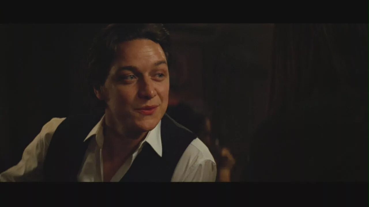 чарльз ксавьер. люди икс первый класс чарльз в баре. джеймс макэвой чарльз ксавьер. люди икс первый класс с субтитрами. чарльз ксавьер макэвой.