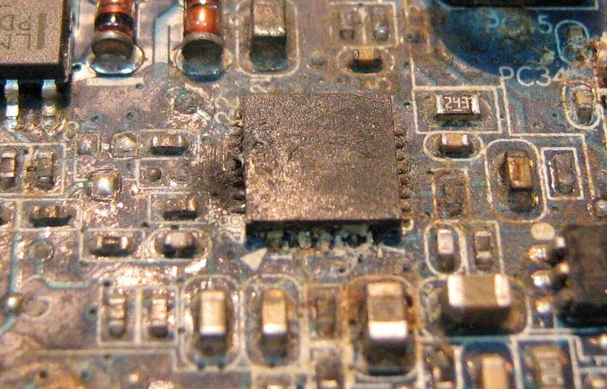 Atamtel128 сгоревший чип картинки. микросхемы сгорят. эбу qg15de. цепь питания hdd seagate. сгоревшая микросхема.