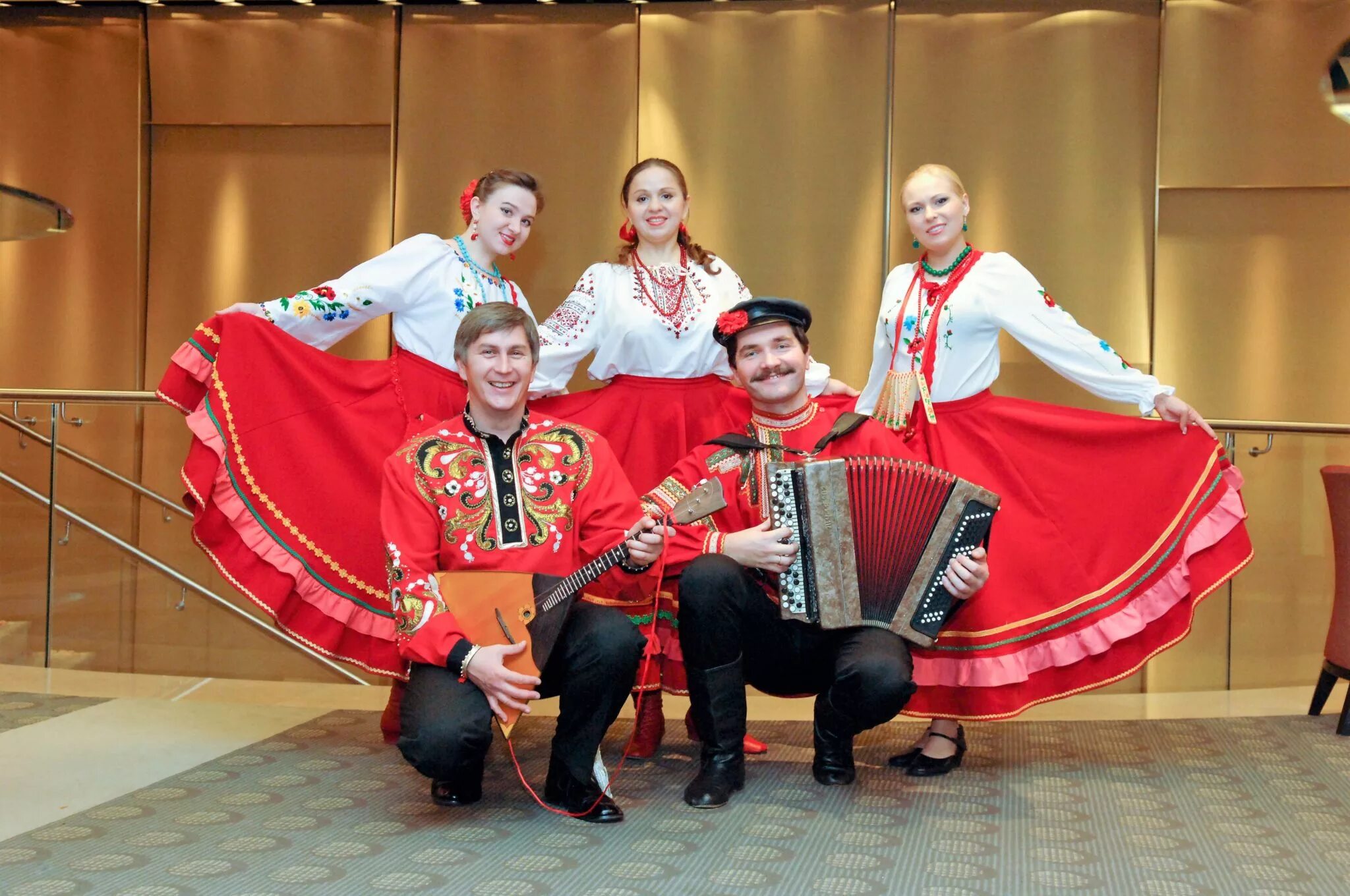 Народный ансамбль. Русский народный ансамбль. Фольклорный ансамбль. Русские фольклорные коллективы. Красивая музыка россии