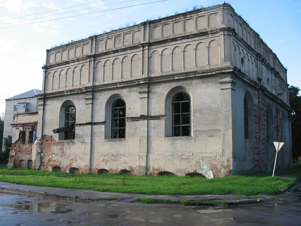 Уброд. Броды львовской. Бродовский замок. Дом шушкевича в бродах. Бродовский замок.