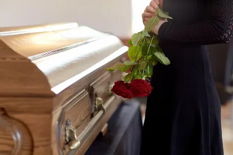 К чему снятся покойники в гробу родственники