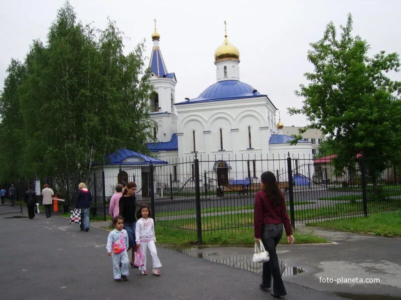 Церковь божией матери целительница в тюмени. Храм божьей матери целительницы в тюмени. Церковь на 50 лет октября тюмень. Церковь иконы божией матери целительница, тюмень. Церковь иконы божией матери целительница, тюмень.