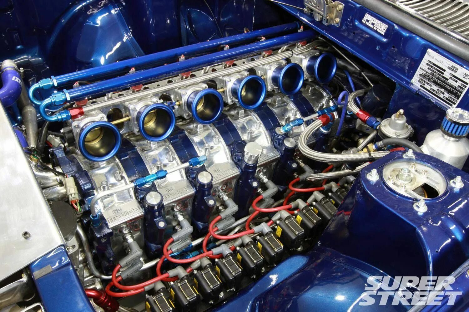 Дизель в каких машинах. Роторный мотор Мазда RX 7. Роторный двигатель Мазда rx7. 6 Роторный двигатель. Mazda RX 6 роторный двигатель.