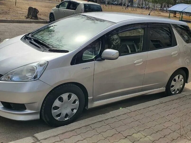 Honda fit shuttle 2013