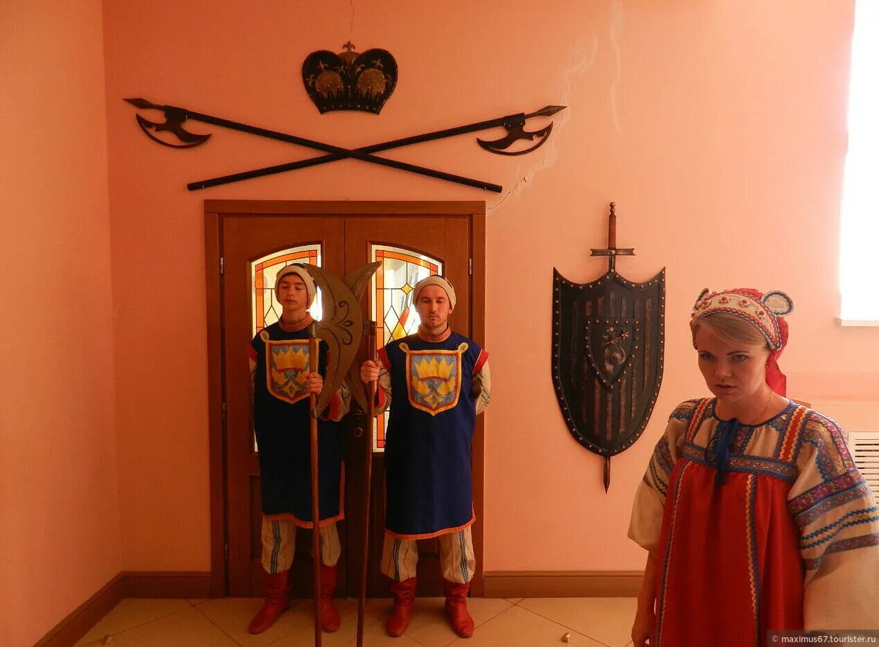 Городское поселение мышкин. Мышкины палаты экскурсовод. Городское поселение мышкин. Му ммр дом культуры мышкин. Старый центр мышкин.