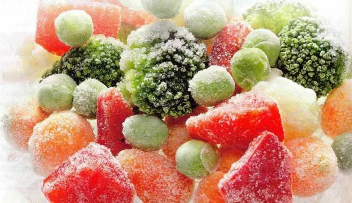 Freezing fruits. Замороженные продукты. Шоковая заморозка овощей. Замороженные овощи и фрукты. Шоковая заморозка фруктов.