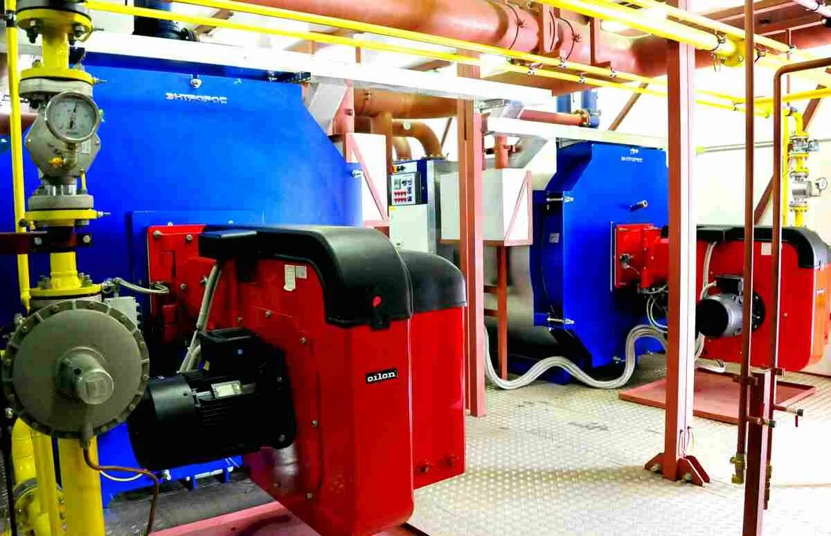 Коммунальные системы гатчинского района фото. Коммунальные системы директор гатчина. Котельная лукаши. Модульная котельная во дворе. Гатчинские коммунальные системы.