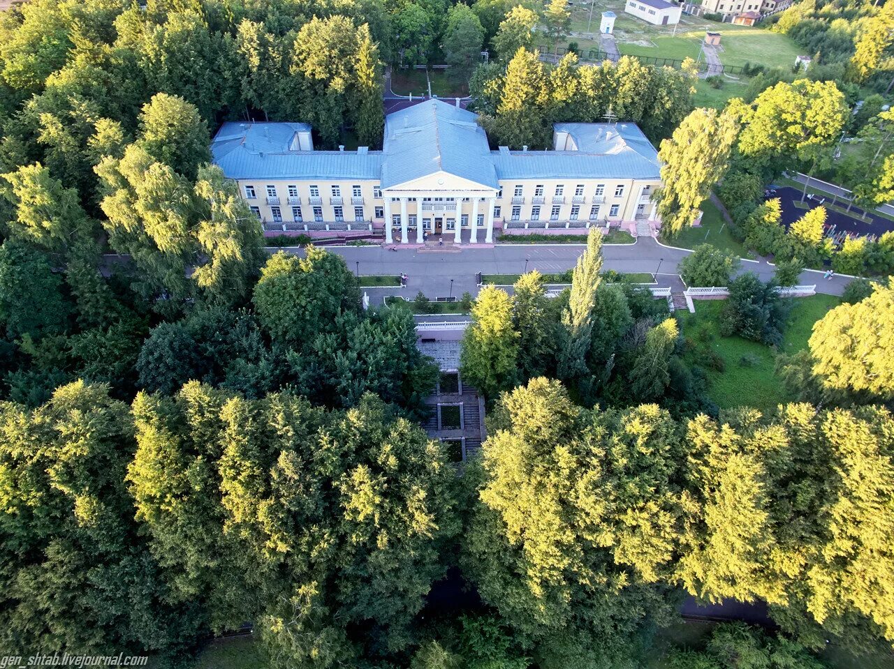 Заречье десна. Парк Заречье Троицк. Парк отдыха Заречье Троицк. Ротонда Троицк Заречье. Зона отдыха Заречье Троицк.