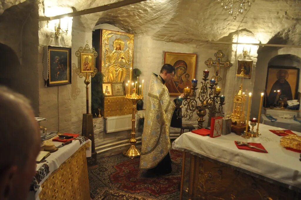 рождественская служба в храме архангела михаила. церковь архангела михаила курск. рождественская служба в храме архангела михаила. патриарший собор воскресения христова храм вооруженных сил. освещение кулича в храме архангела михаила на кутузовском проспекте.