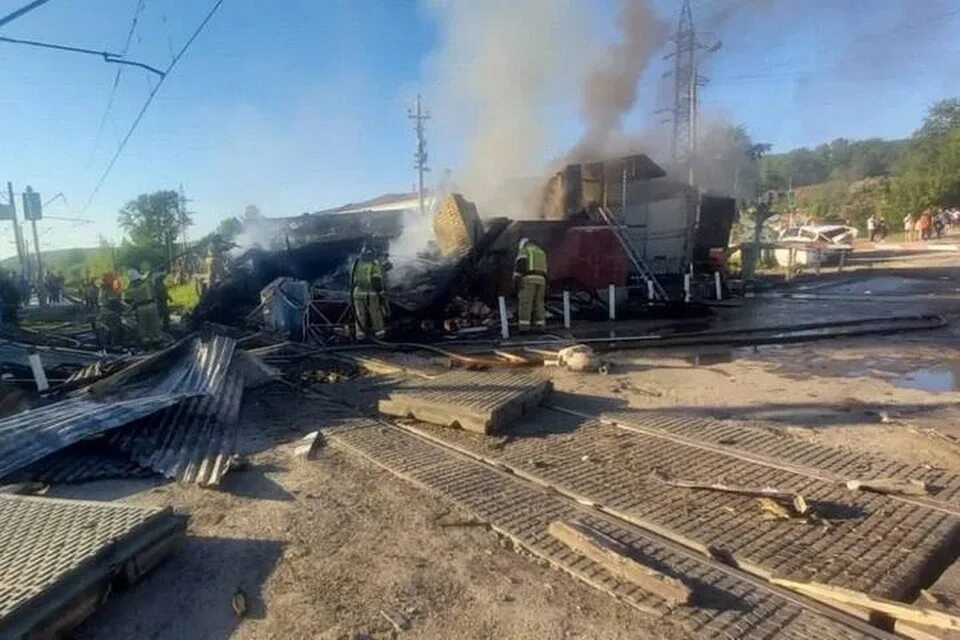 Пермь Чусов пожар позед. Авария на железной дороге. Авария на переезде в ставропольском крае