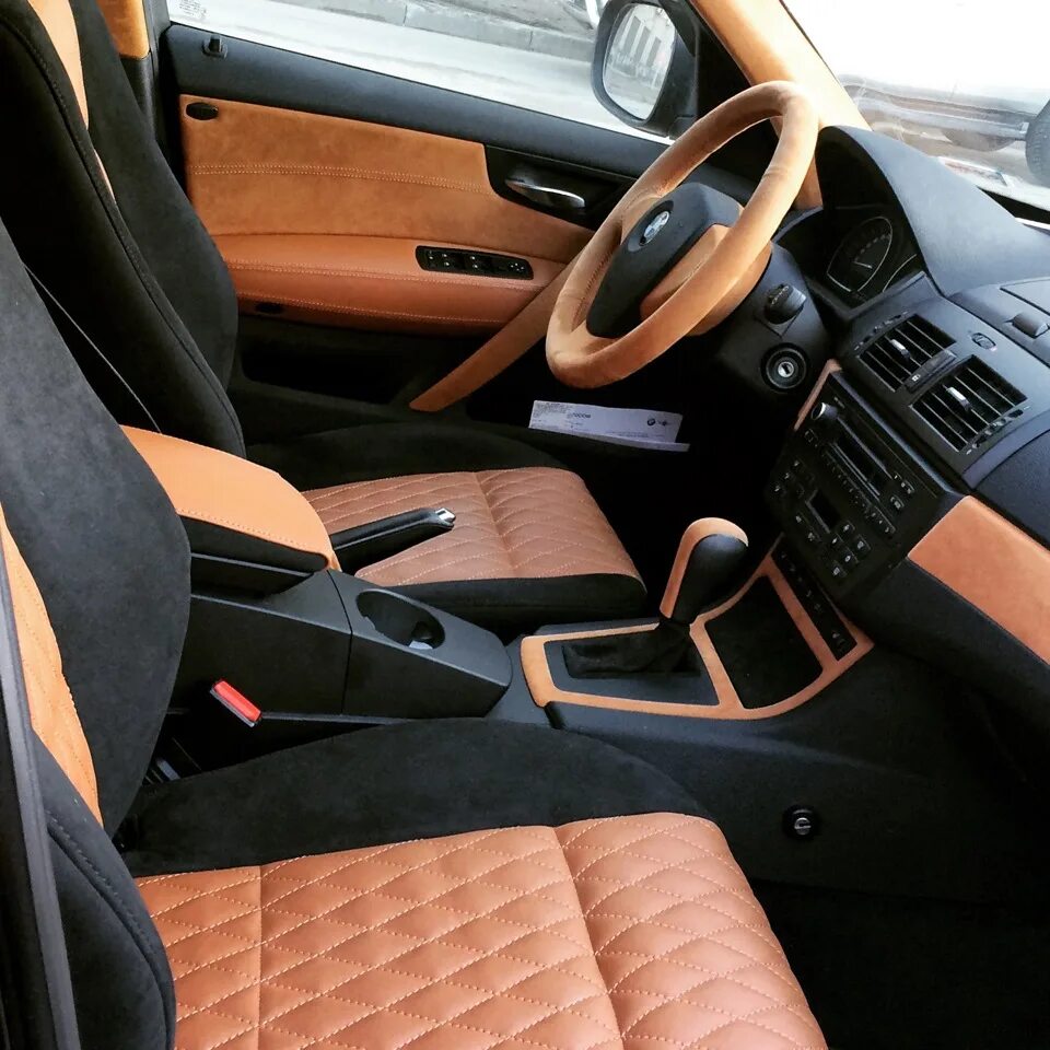 Пошив салона на заказ. Кожаный салон автомобиля. Обтяжка салона автомобиля. Тюнинг волгоград. Ткань для перетяжки салона автомобиля.
