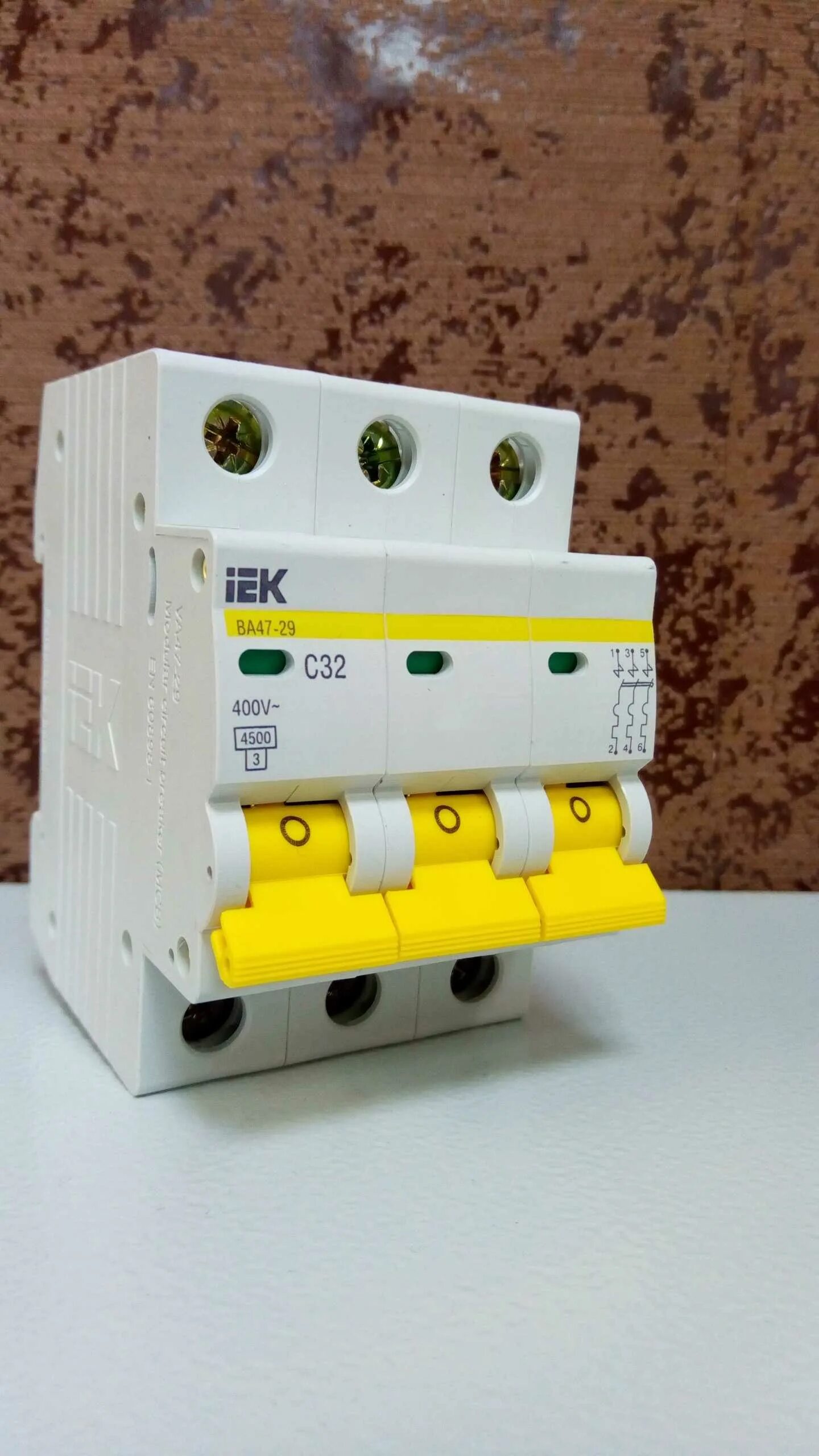 Ва47 29 32. Автоматический выключатель iek размеры. Ва47 29 32. Выключатель автоматический iek ва47-29. Автоматический выключатель iek ва 47 29 с2.