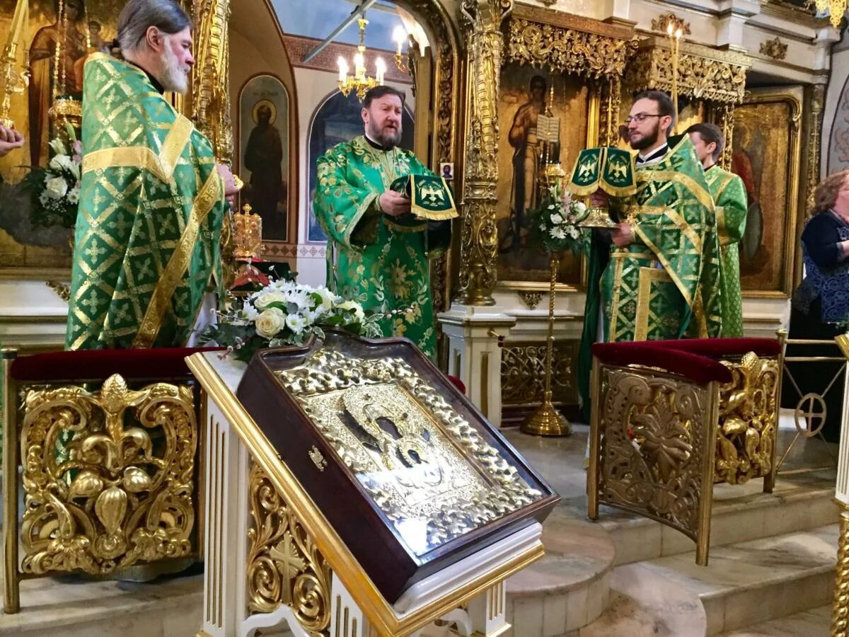 субботние службы в церкви. богослужение христианство. богослужение в храме. служба в православном храме. архимандрит илия рейзмир.