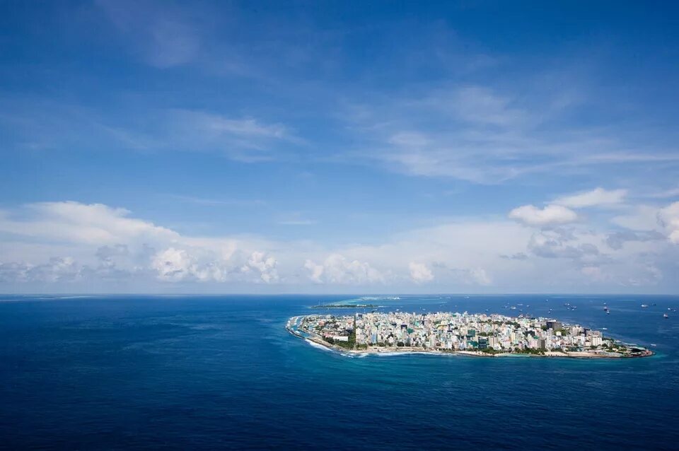 Male город. Мале Мальдивы. Мале столица Мальдив. Мале Мальдивы океан. Мальдивы остров Мале фото.