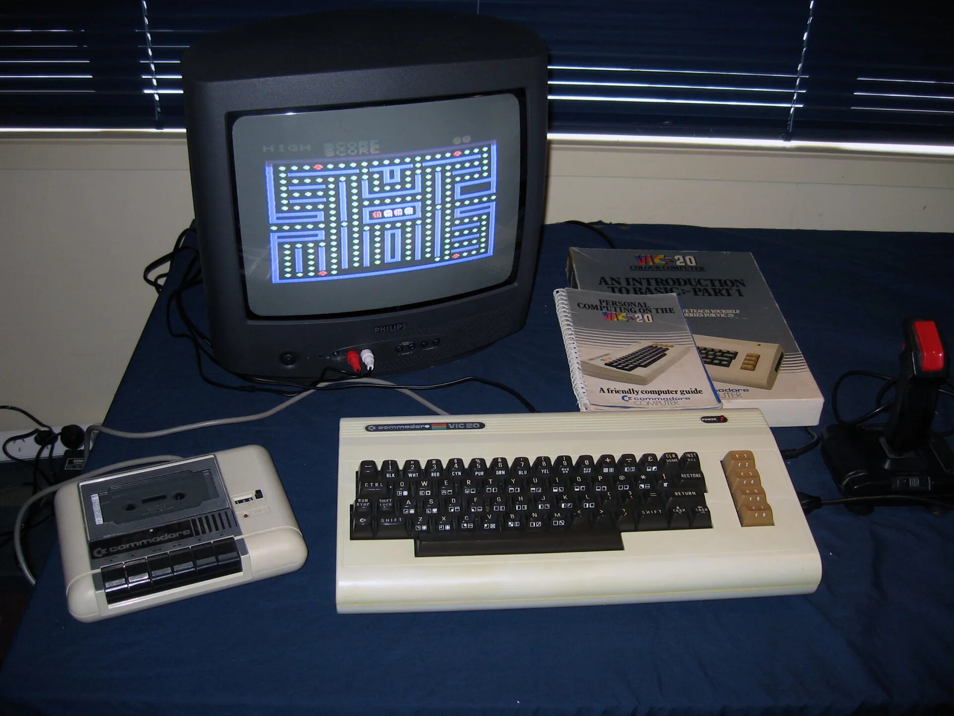 Commodore Vic-20. Компьютер Commodore Vic-20. Commodore 64 Vic 20. Commodore Vic-20 с монитором.