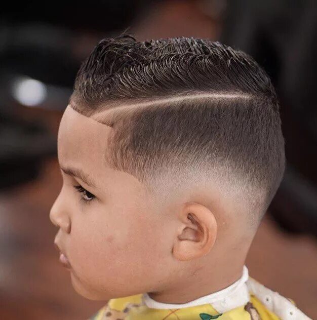 Детская стрижка с узором. Как сделать молнию на голове. Стрижка с молнией для мальчика. Детские причёски мальчику. Как сделать молнию на голове.