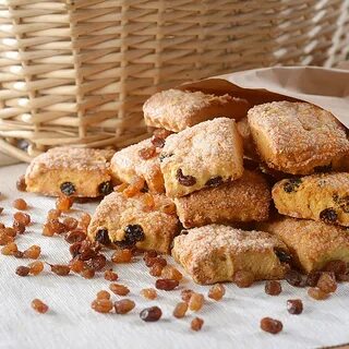 Печенье слоеное с изюмом