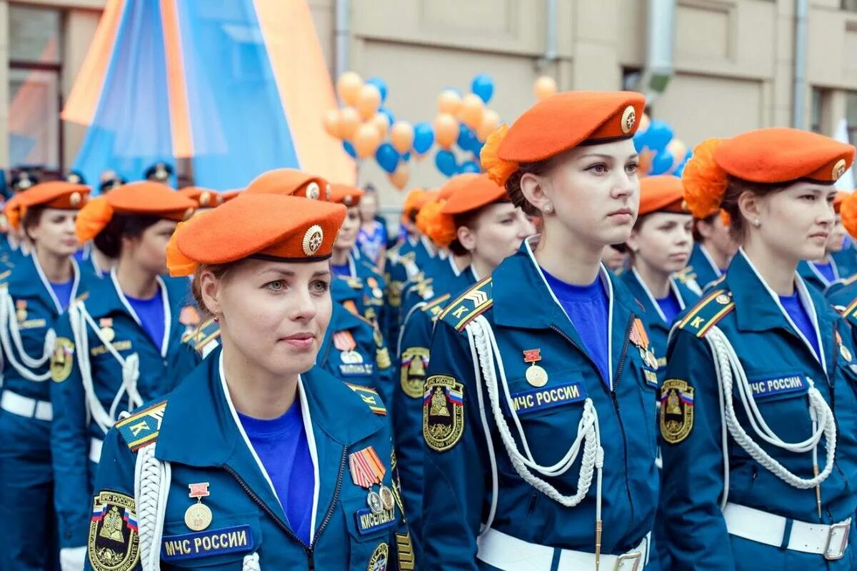 Можно ли девушкам в мчс. Мчс. форма мчс женская. парадная форма мчс.