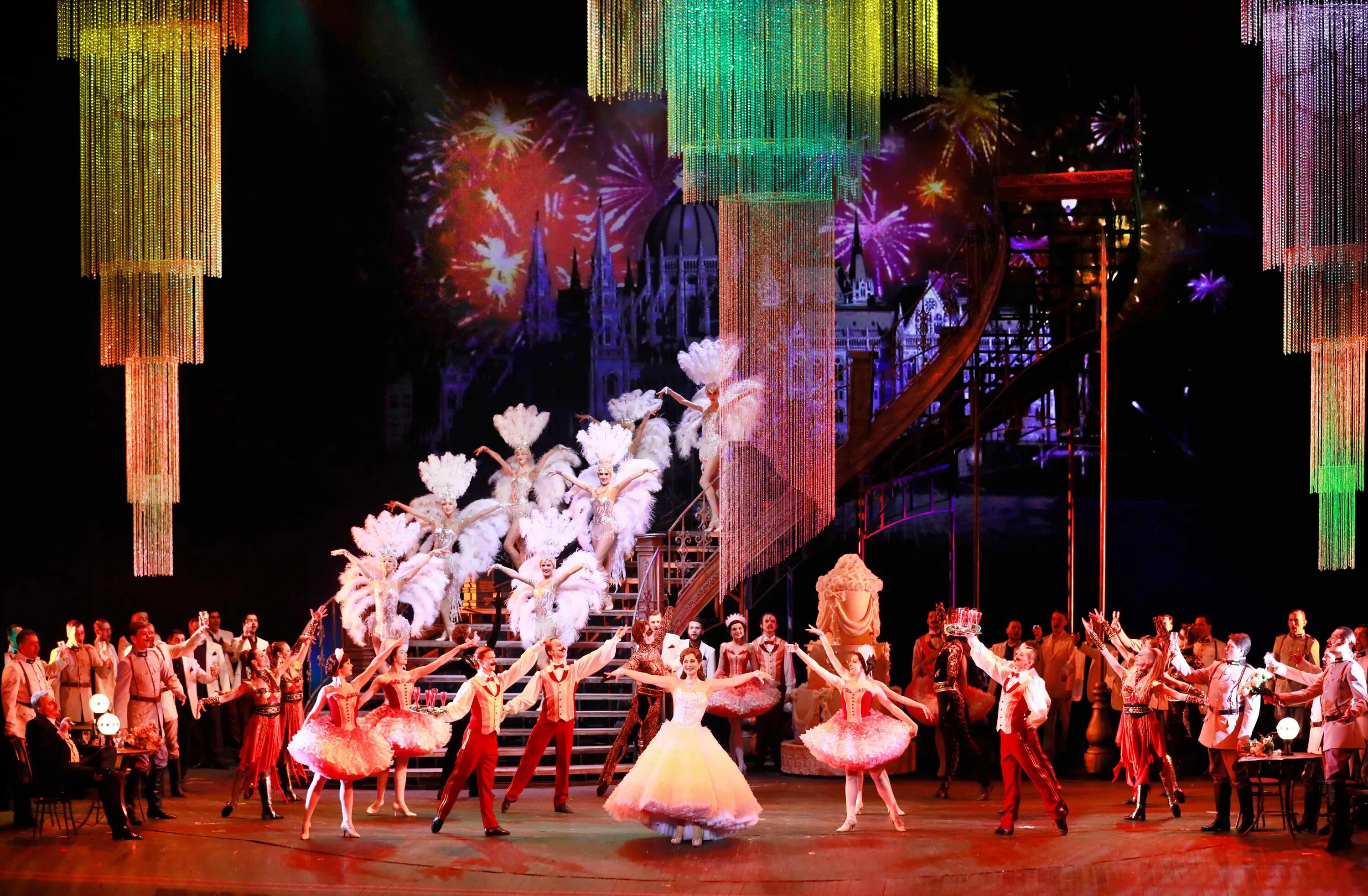 Сильва оперетта фото. Балет спящая красавица чайковский. Круговая мизансцена. Декабристы спектакль екатеринбург. Жизнь музыкального театра.