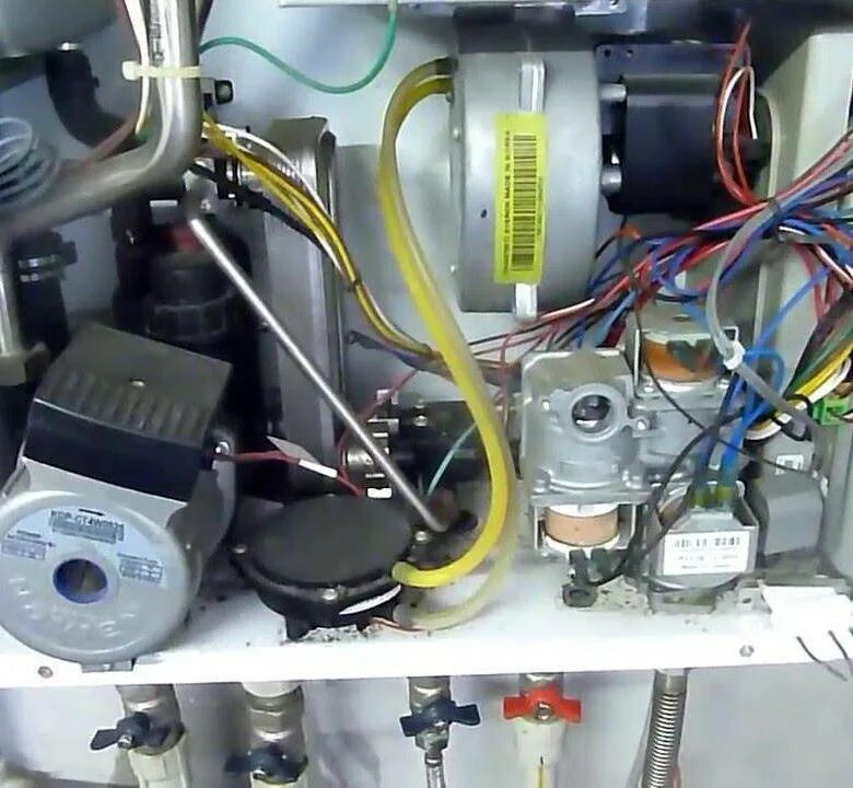 Гул котла при включении горячей. Жужжит газовый клапан. Котельная гудит. Гул котла при включении горячей. Гул котла при включении горячей.