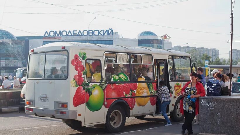 Автобус совхоз. Совхоз имени ленина автобусы. совхоз имени ленина остановка автобуса. автобусы совхоза имени ленина метро домодедовская. автобус совхоз имени ленина - м. домодедовская.