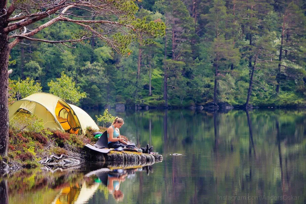 Camping pictures. Кемпинг Истра Ривер. Палатка best Camp Conway. Палатка на берегу озера. Палатка на природе.