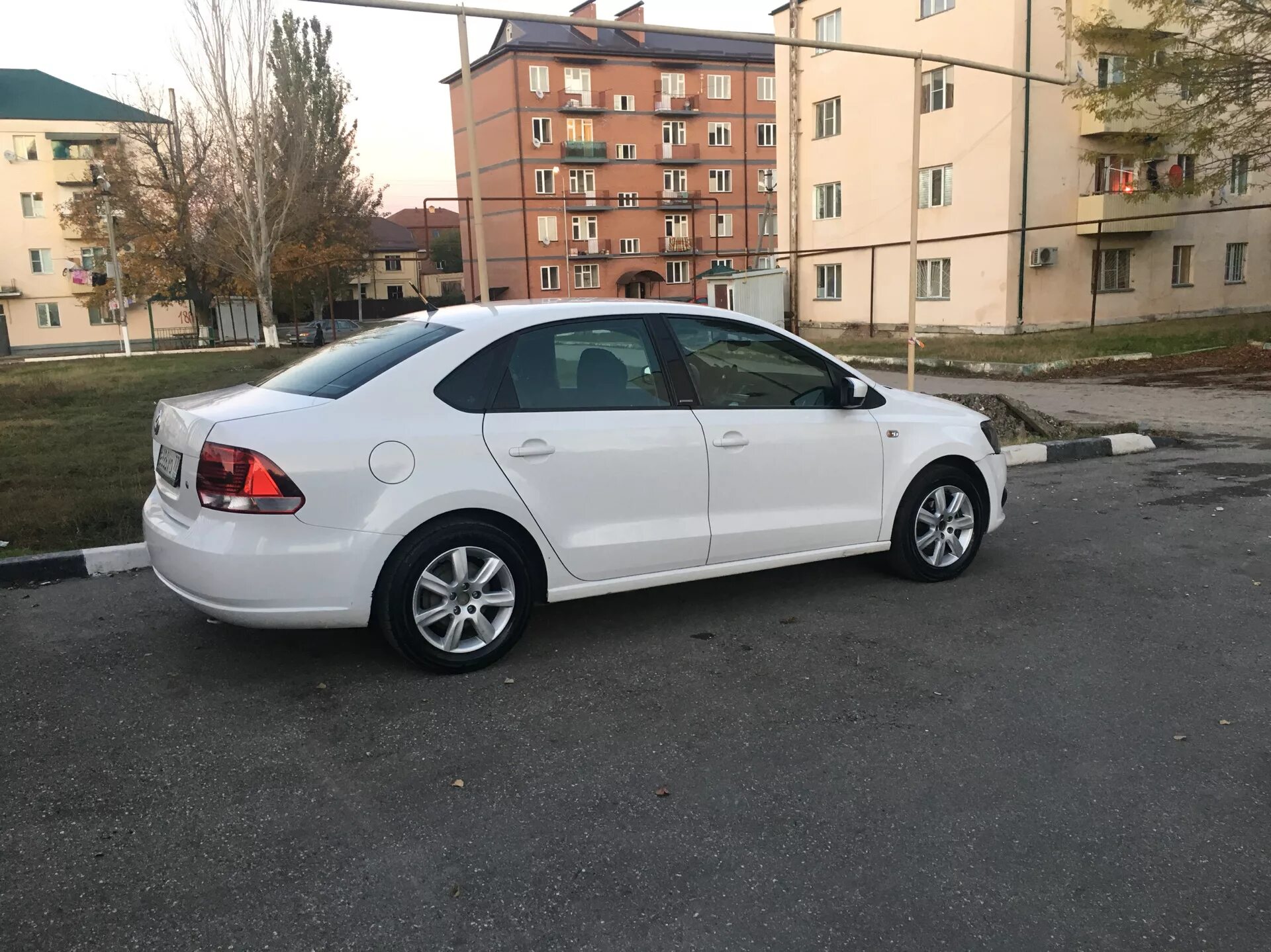 Диски r15 polo sedan. Polo sedan диски r15. литье на фольксваген поло седан r15. литые диски vw polo sedan r15. литые диски на поло седан r15.
