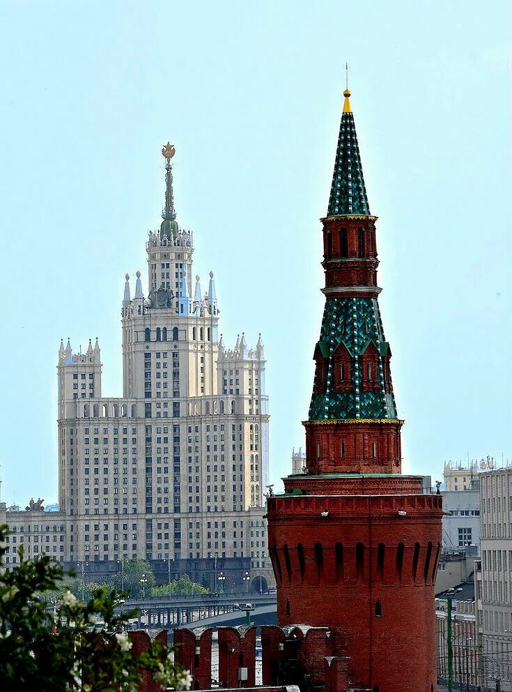 Самое высокое здание кремля. Москва Беклемишевская башня. Беклемишева башня. Москворецкая башня Кремля. Беклемишевская башня Кремля.