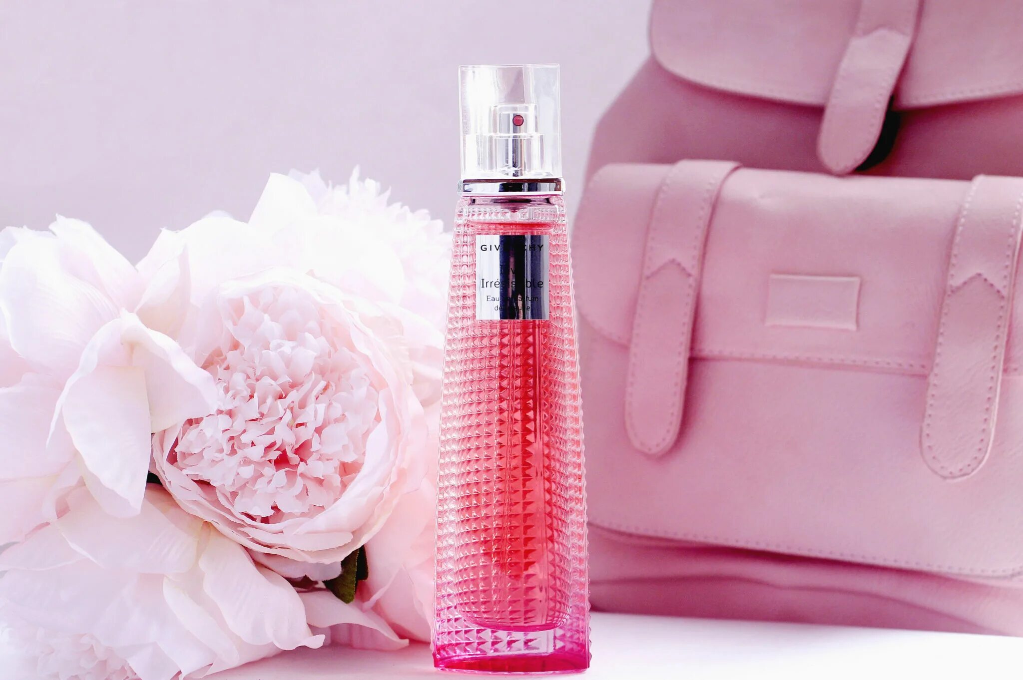 какие женские духи в моде. M’aycreate туалетная вода. кристиан диор (christian dior) косметик. составы духов известных брендов. популярные женские дух.