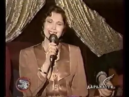 Песни сронила колечко со правой руки