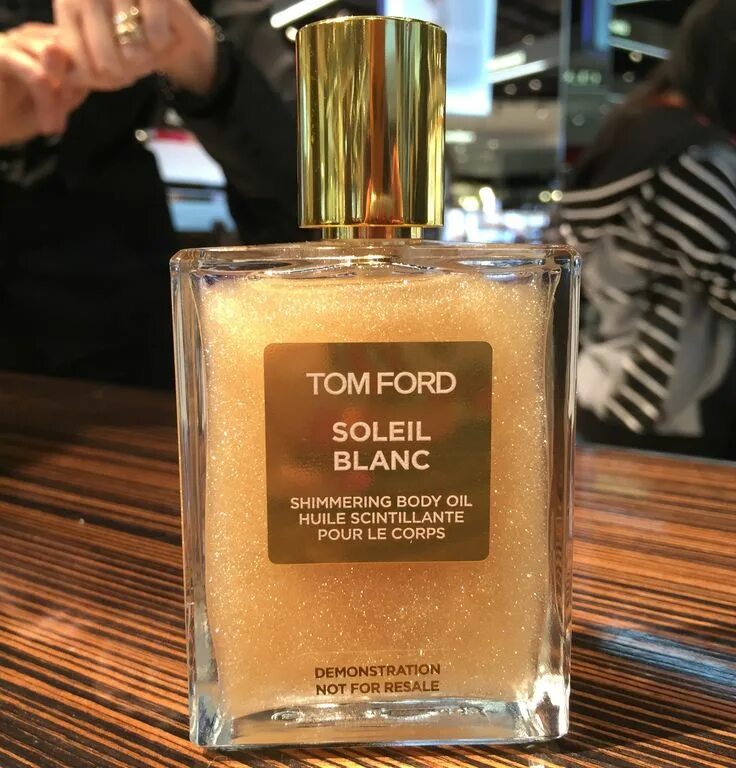 Масло tom ford. Том Форд Шиммер для тела. Tom Ford масло. Tom Ford масло для тела. Масло с блестками Tom Ford.