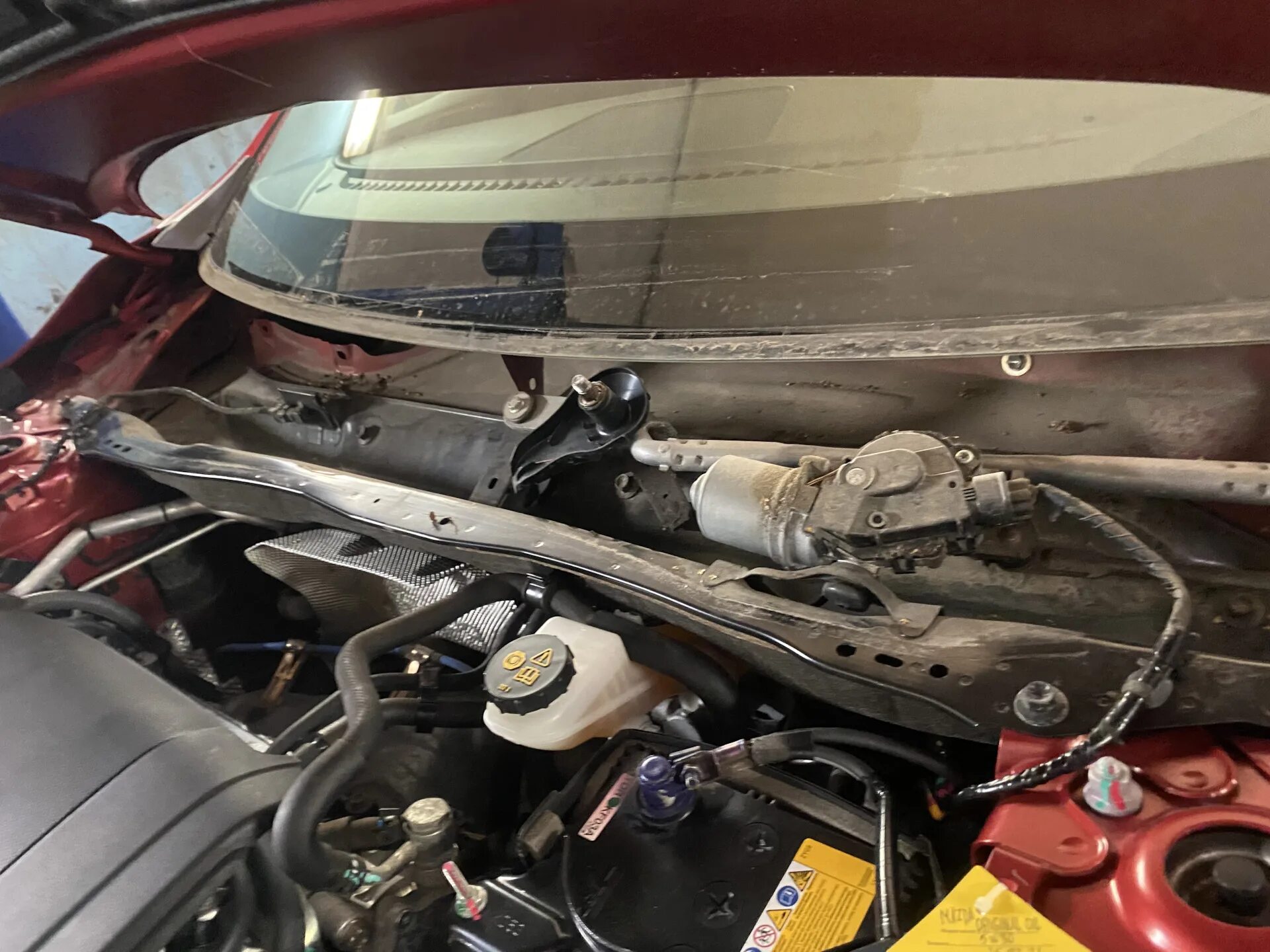 Чистим пространство под жабо - Mazda 6 (2G) GH, 2,5 л, 2008 года своими руками D