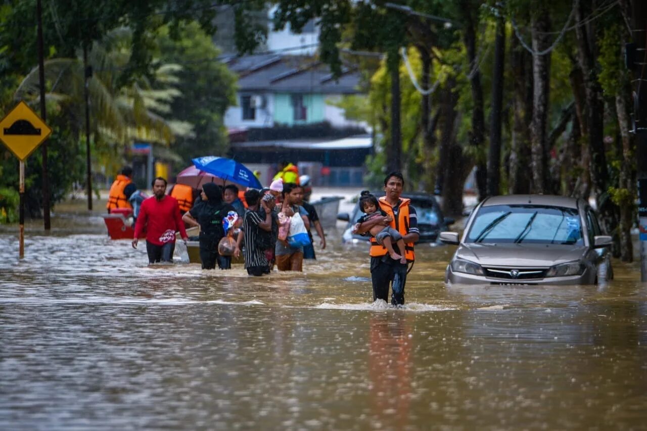 Малайзия март. Наводнения. Наводнение в Малайзии. Крупные наводнения. Наводнение в Малайзии сейчас.