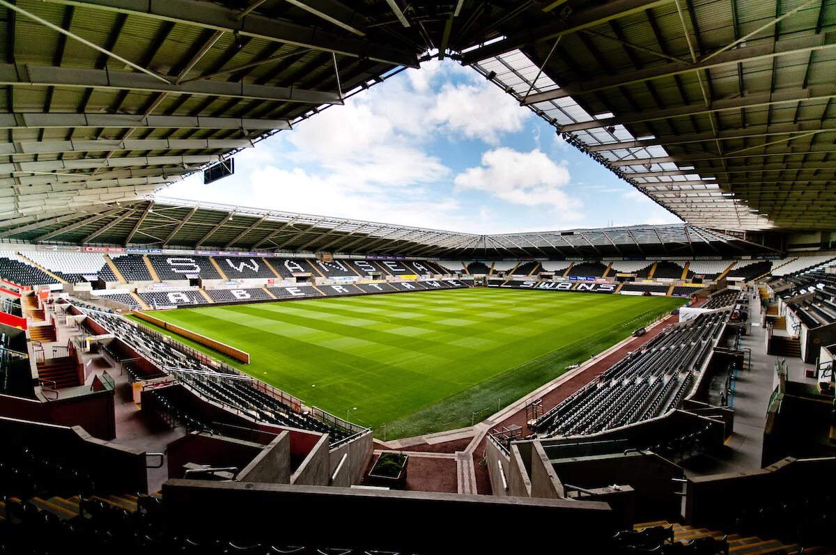 Стадион Liberty Stadium. Суонси Сити стадион Либерти. Swansea City стадион. Вулверхэмптон стадион.