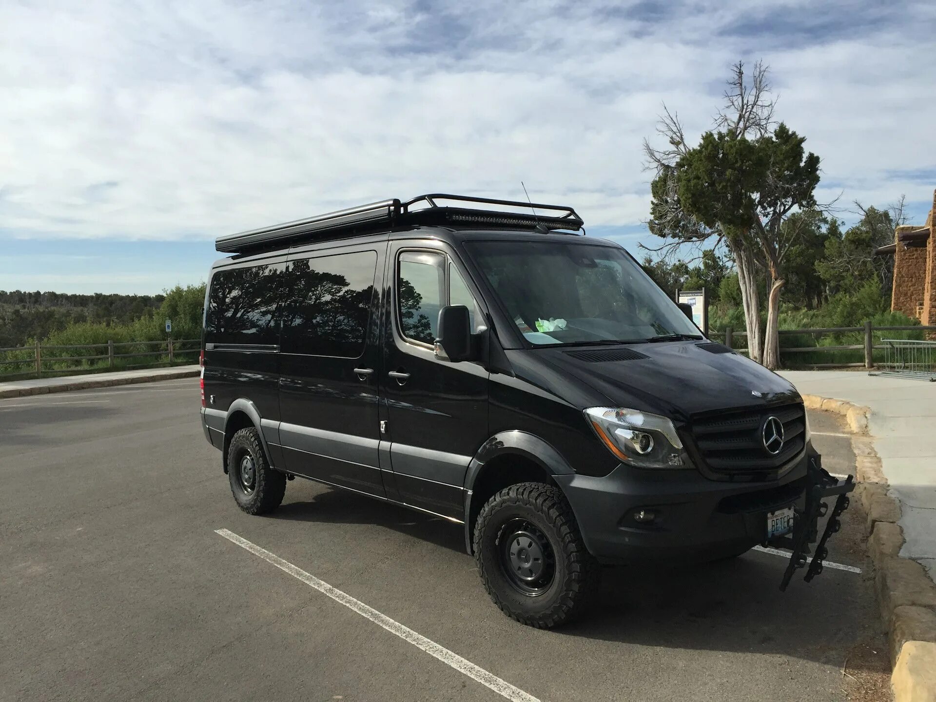 Мерседес 4х4 купить. Mercedes Sprinter 4 4. Mercedes Sprinter 4x4. Мерседес Спринтер 4 на 4. Mercedes-Benz Sprinter 4x4 313.