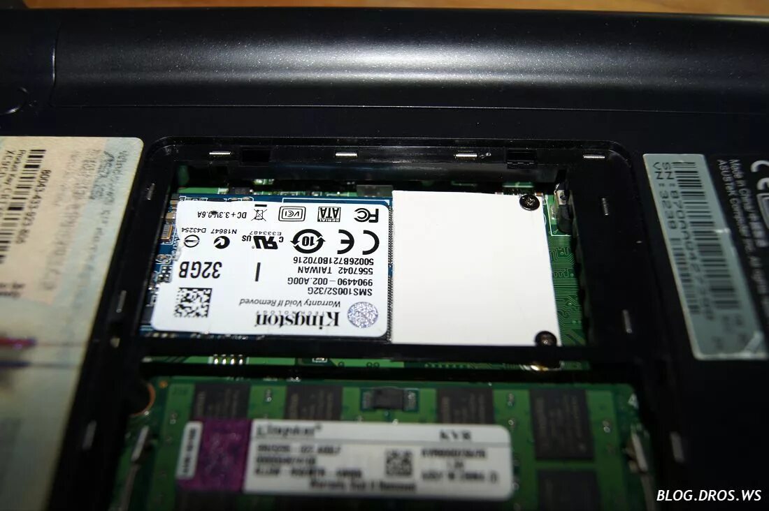 Asus eee память. ASUS Eee PC 900 SSD. ASUS Eee PC 900 SSD-накопитель. SSD на ASUS Eee PC 701. Eee PC 900 SSD.