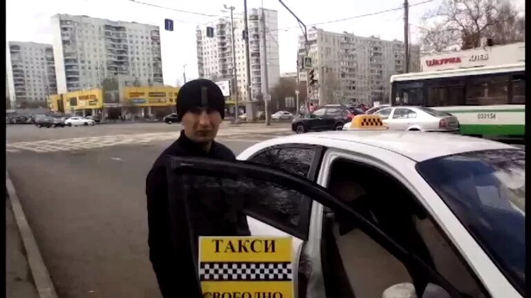 Отказываются от такси с таджиками. Таксист узбек. Таджик водитель такси. Нерусский таксист. Таксисты у метро.