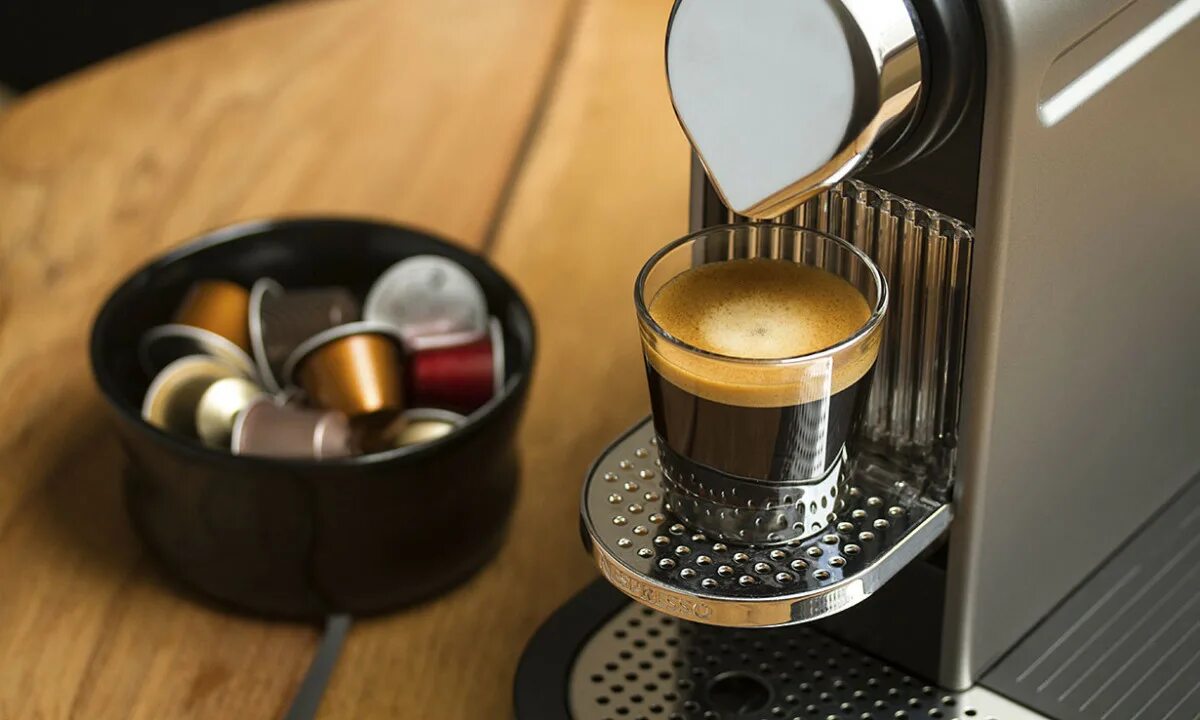 Где можно использовать кофе. Капсульная кофемашина nespresso. капсульная машина nespresso. капсульный кофе nespresso. машина для капсульного кофе неспрессо.