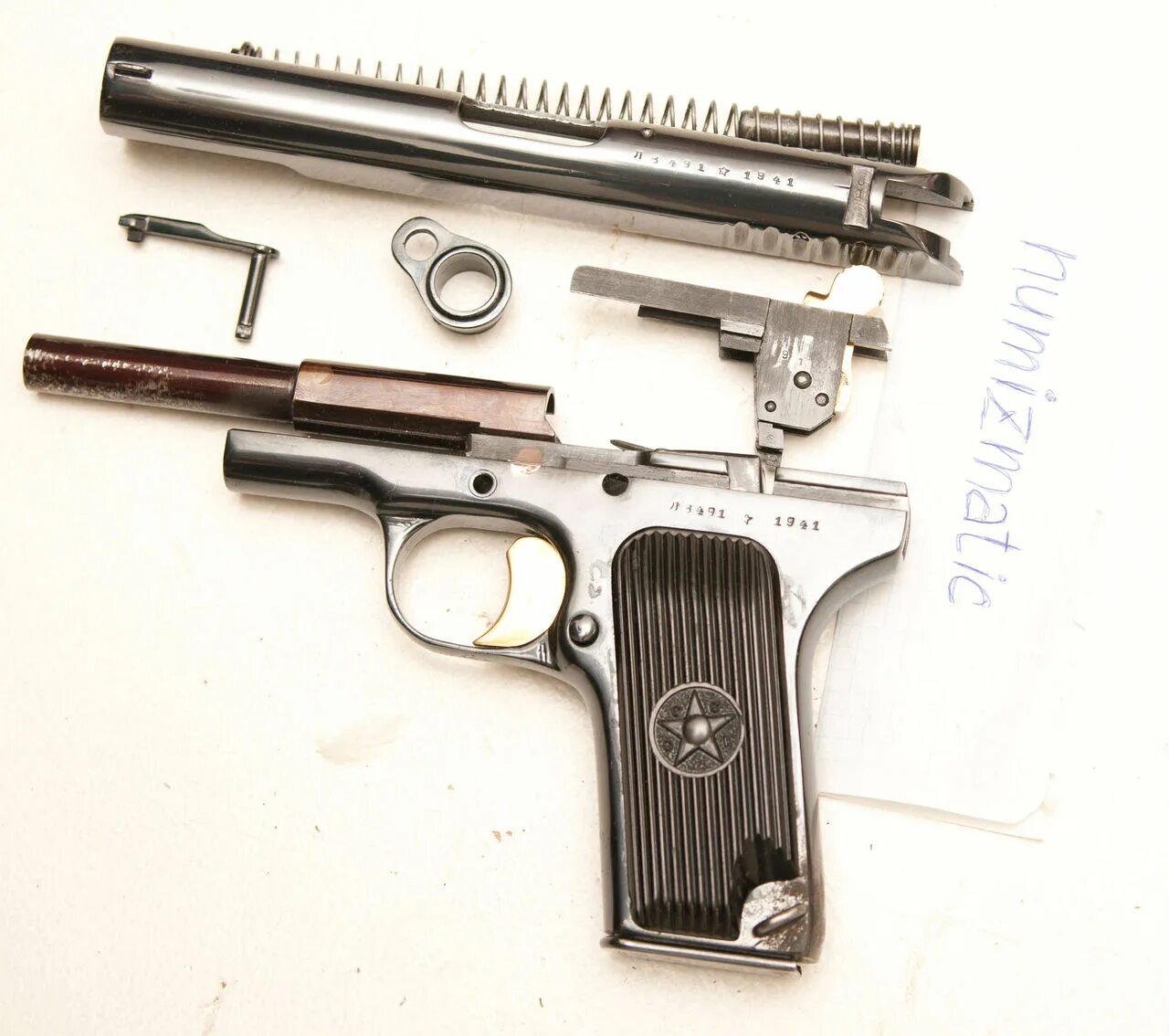 Накладки впо 501. Впо-501 «лидер» — травматический пистолет,. Впо-501 «лидер». Лидер впо-501 10х32т. Впо 501.