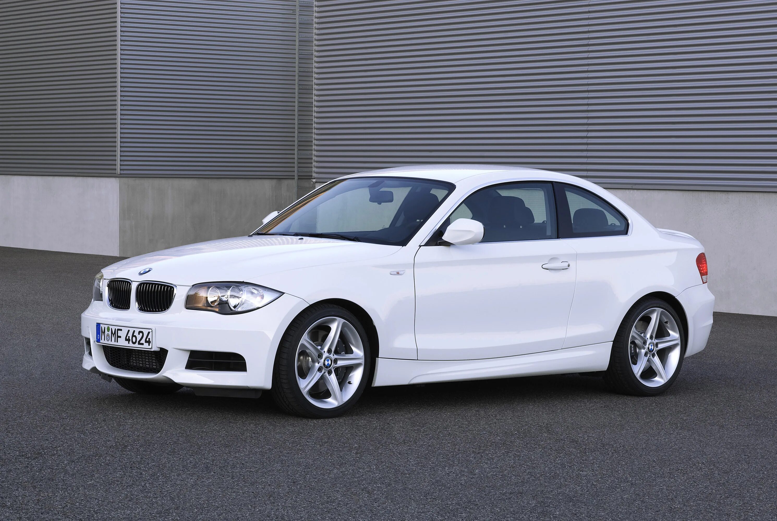 Е i. BMW 135i Coupe. BMW 135i Coupe e82. БМВ е82 купе. BMW 1 Series Coupe.