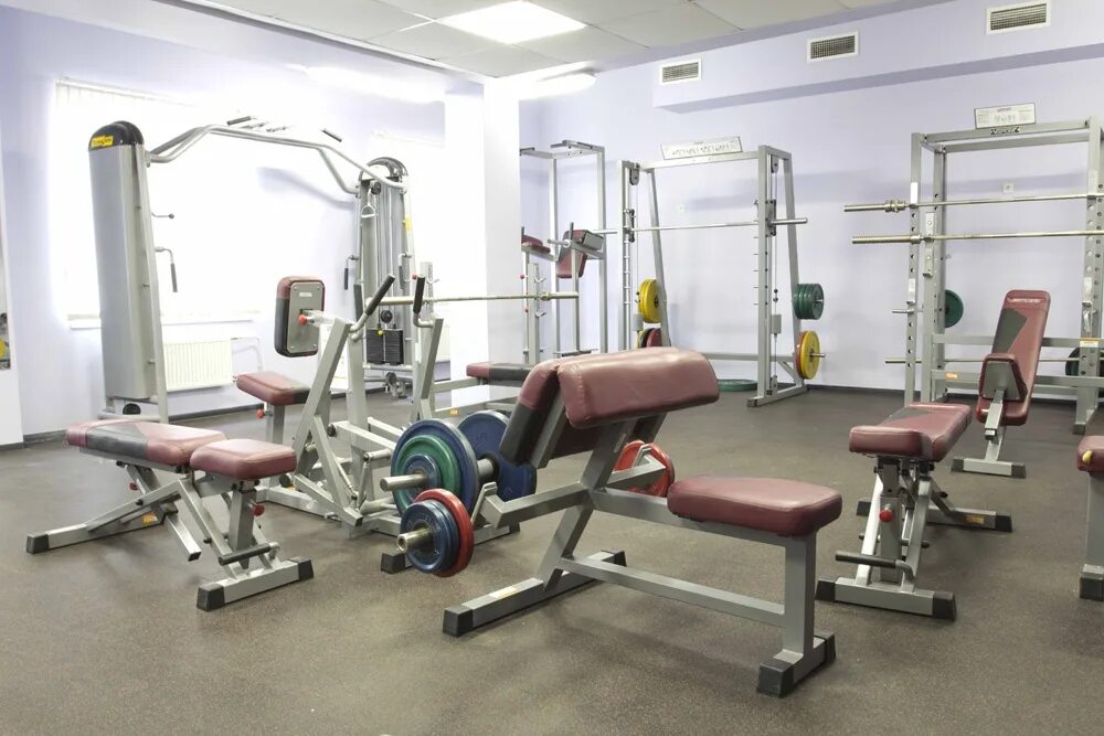 Тренажерный зал кировский. Спортзал на чернышевского. Спринт стерлитамак тренажерный. Тренажерный зал кировский. Легион волгоград кировский район.