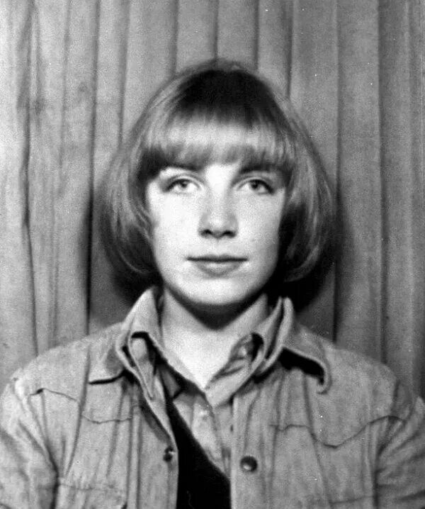 Энни бэнкс. Энни леннокс в молодости. annie lennox в молодости. энни леннокс фото в молодости. annie lennox молодая.