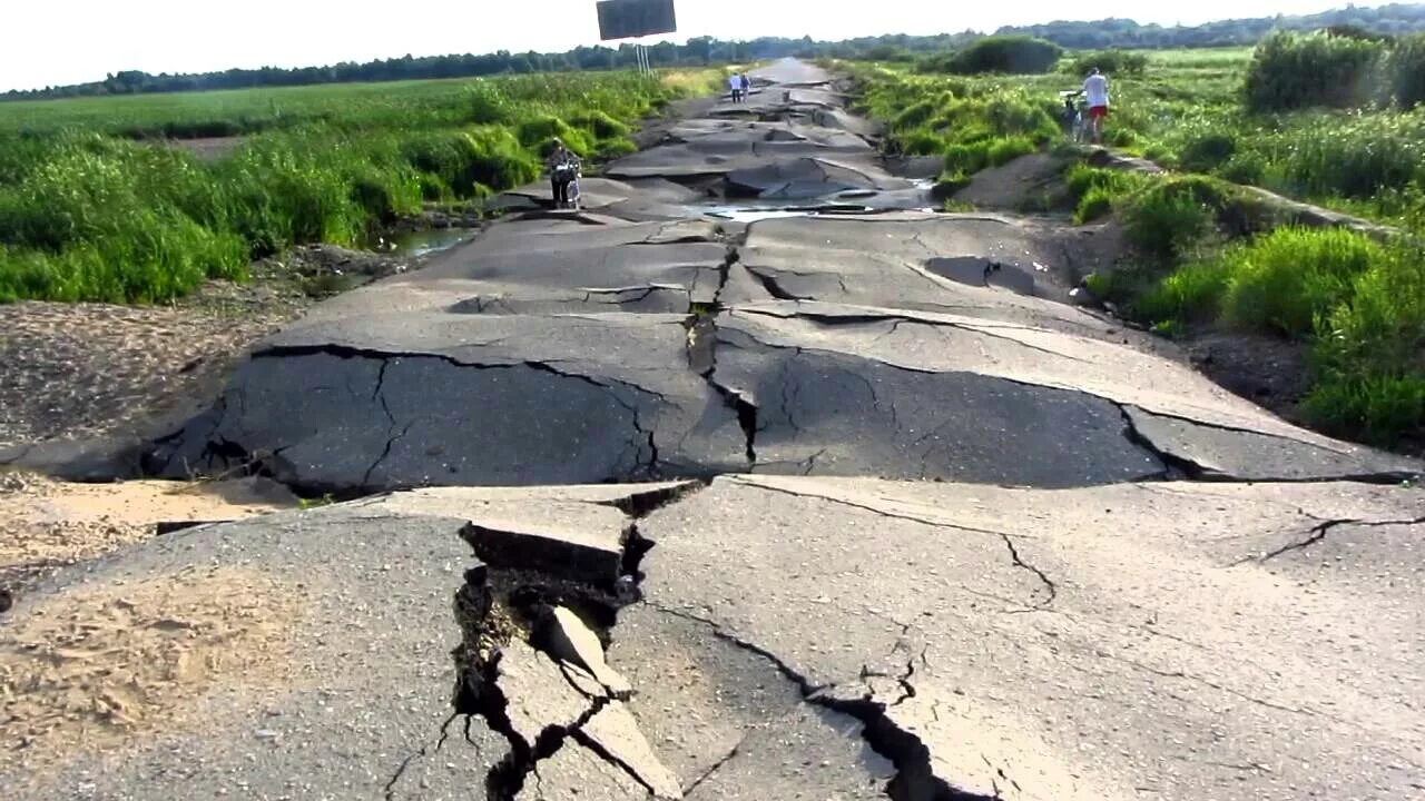 Снег растаял вместе с асфальтом: разбитые дороги и тротуары Хабаровска - PrimaMe